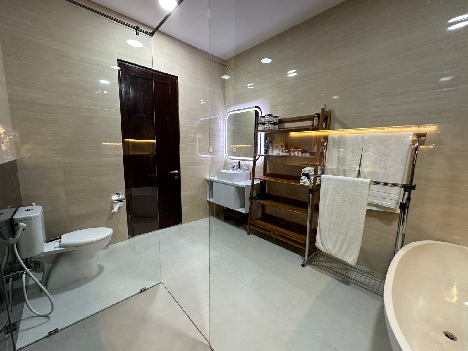 Ungasan,Bali,Indonesia,3 Bedrooms,4 Bathrooms,Villa,MLS ID 2172