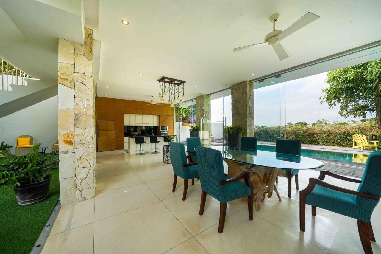 Uluwatu,Bali,Indonesia,4 Bedrooms,5 Bathrooms,Villa,MLS ID 2173