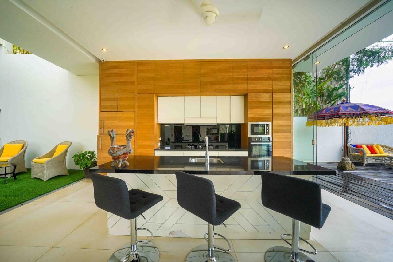 Uluwatu,Bali,Indonesia,4 Bedrooms,5 Bathrooms,Villa,MLS ID 2173