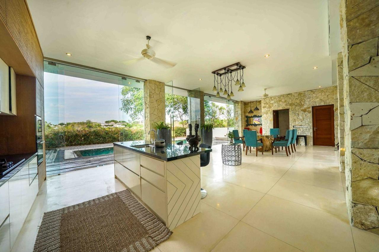 Uluwatu,Bali,Indonesia,4 Bedrooms,5 Bathrooms,Villa,MLS ID 2173