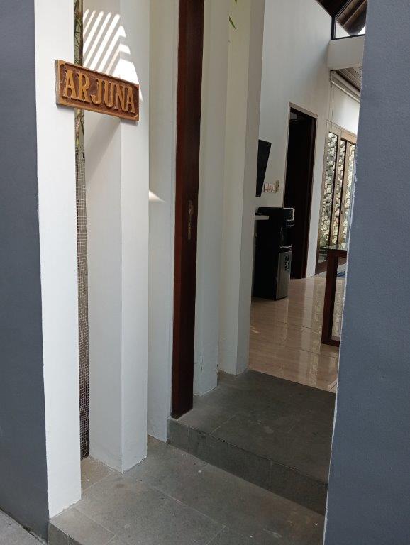 Seminyak,Bali,Indonesia,5 Bedrooms,5 Bathrooms,Villa,MLS ID 2180