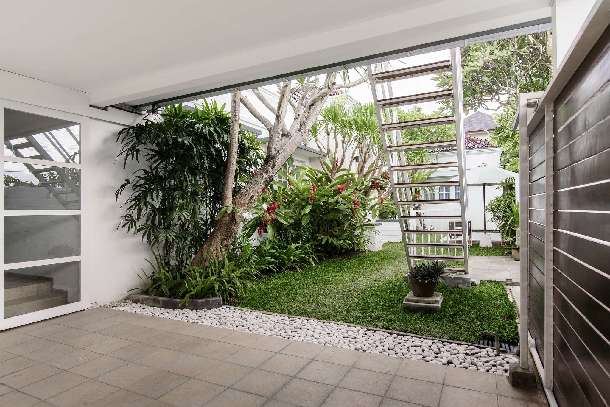 Kerobokan,Bali,Indonesia,3 Bedrooms,4 Bathrooms,Villa,MLS ID 2183