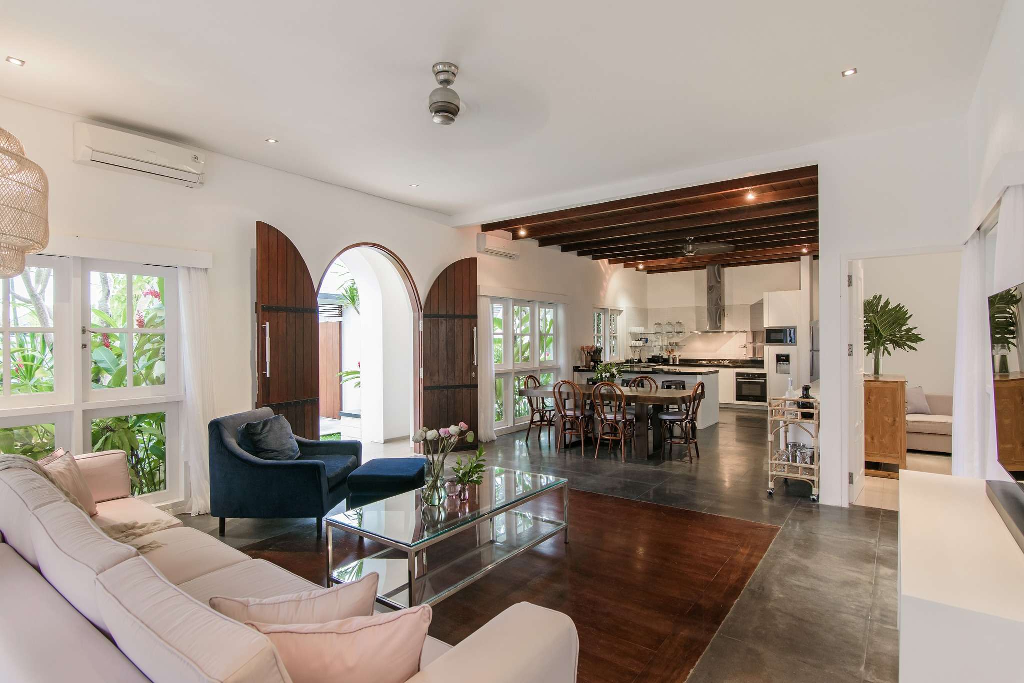 Kerobokan,Bali,Indonesia,3 Bedrooms,4 Bathrooms,Villa,MLS ID 2183