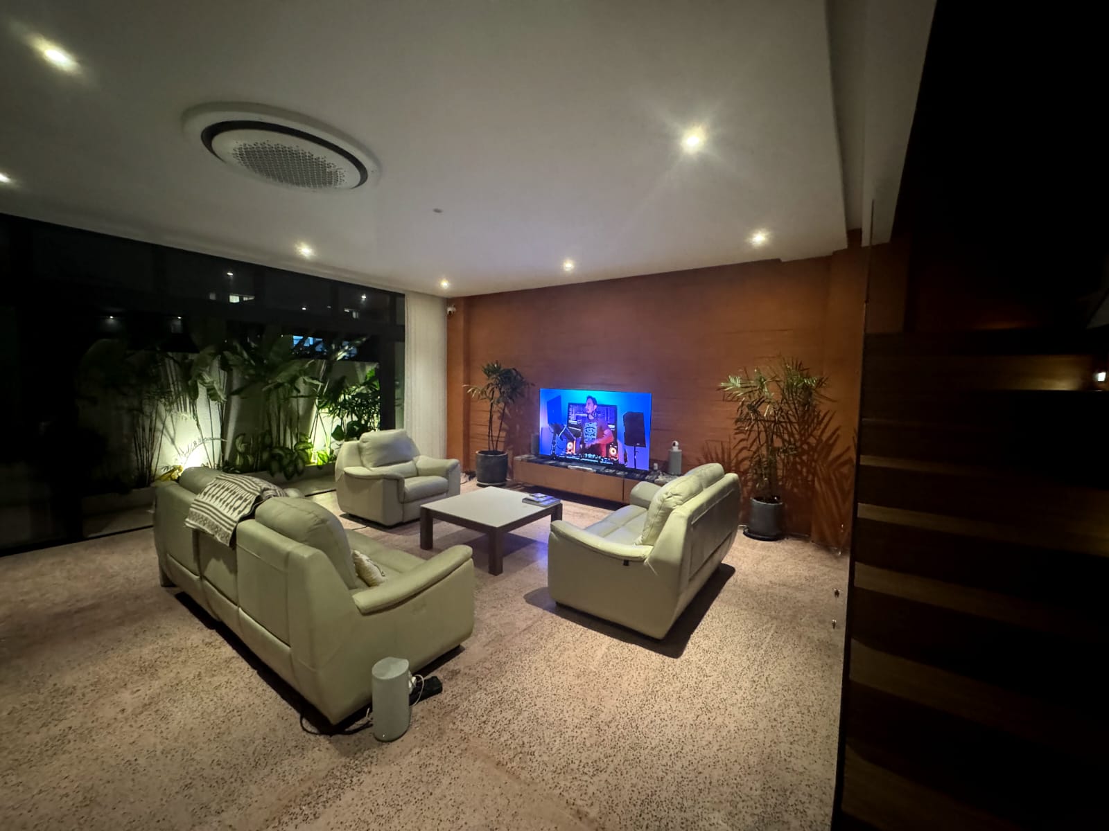 Canggu,Bali,Indonesia,4 Bedrooms,4 Bathrooms,Villa,MLS ID 2187