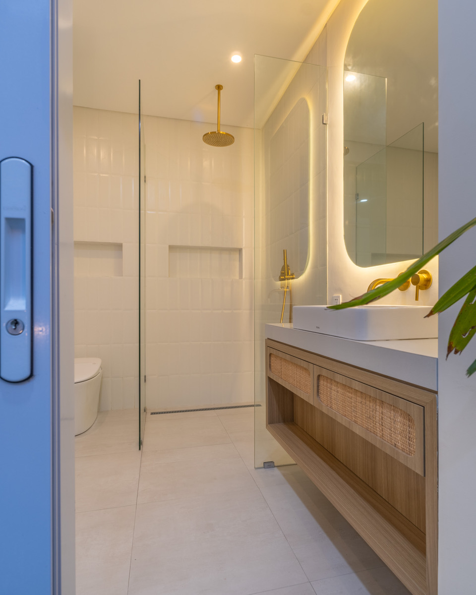 Seminyak,Bali,Indonesia,4 Bedrooms,5 Bathrooms,Villa,MLS ID 2189