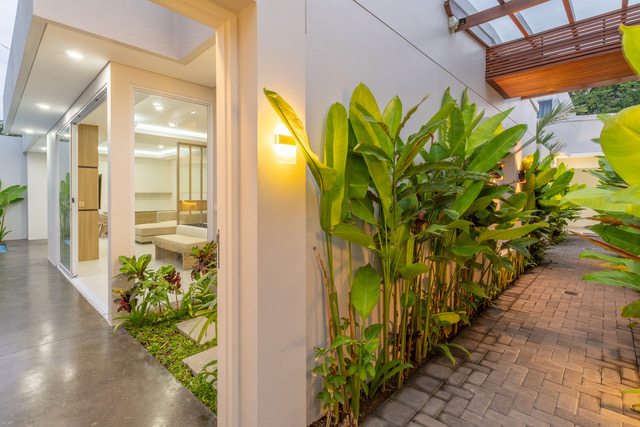 Seminyak,Bali,Indonesia,4 Bedrooms,5 Bathrooms,Villa,MLS ID 2189
