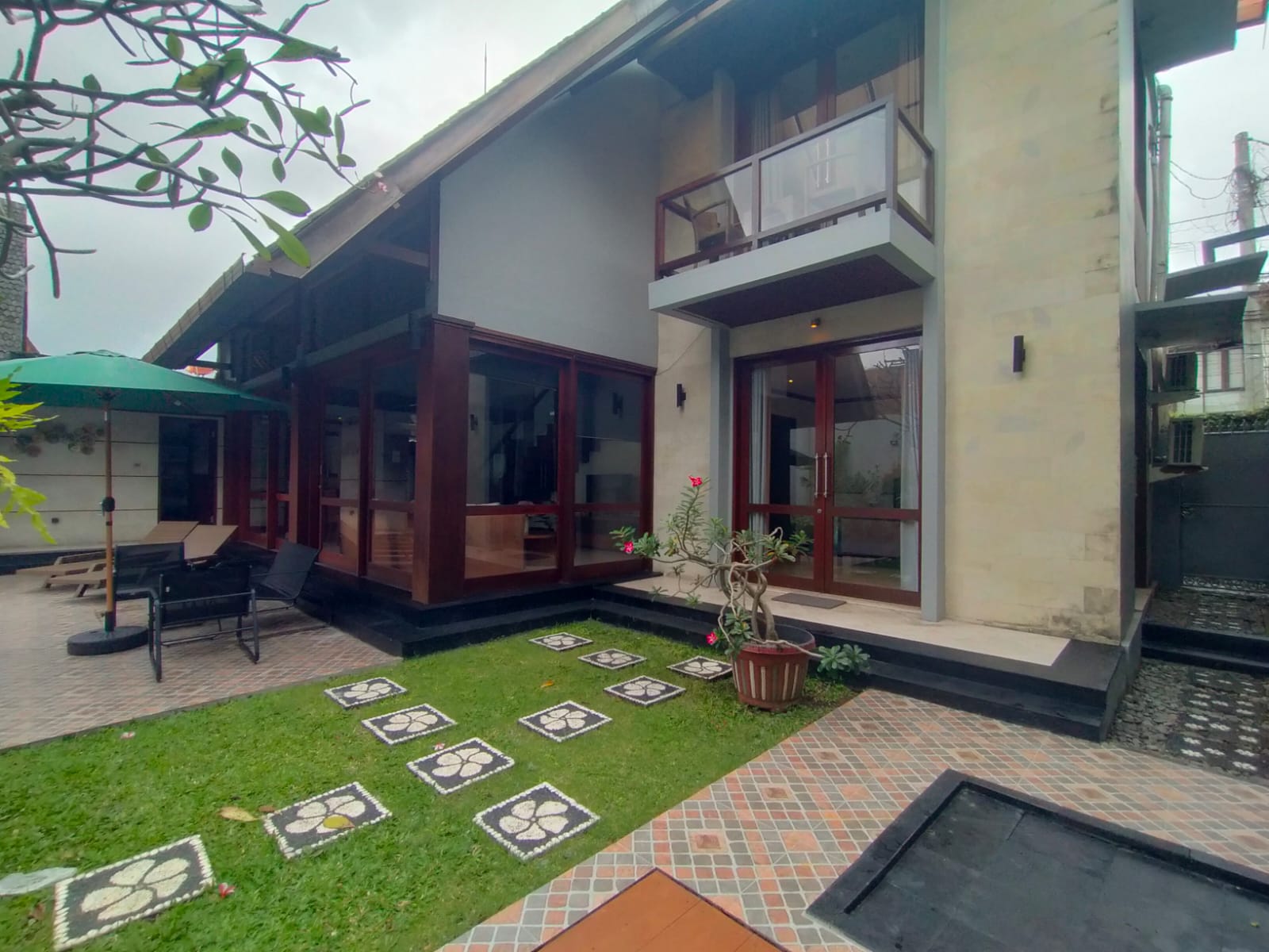 Kerobokan,Bali,Indonesia,3 Bedrooms,3 Bathrooms,Villa,MLS ID 2218