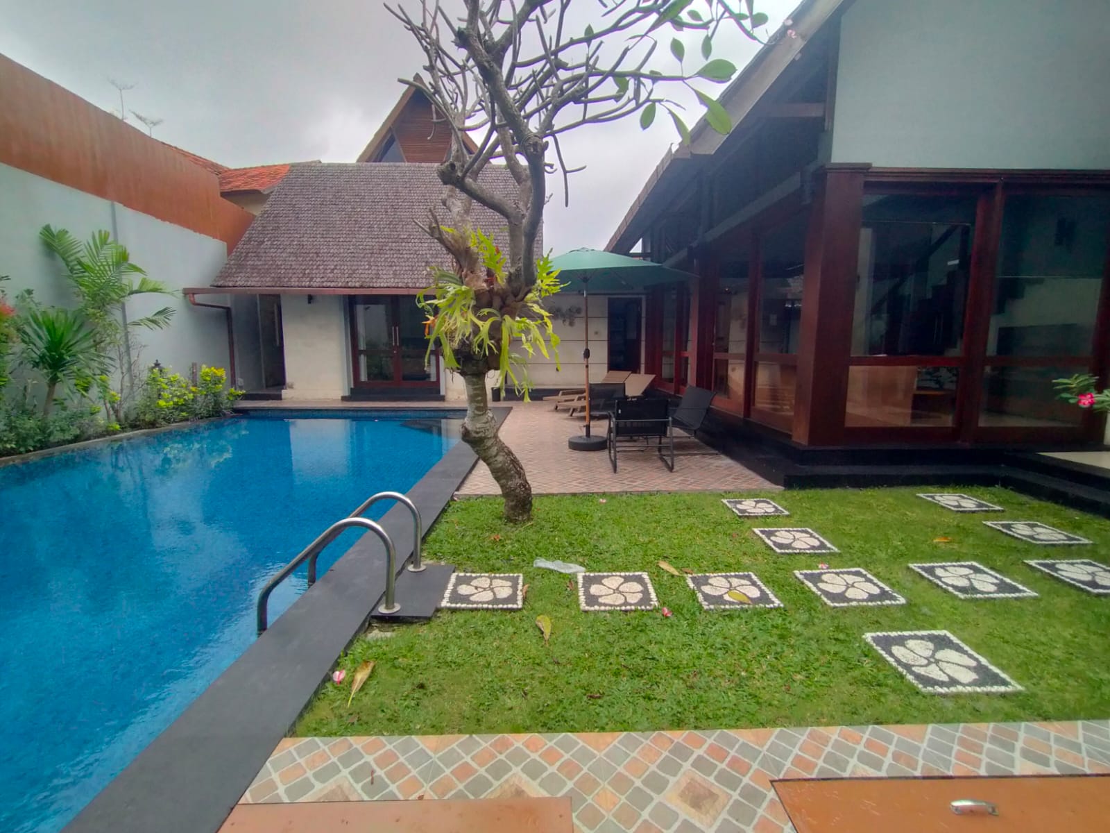 Kerobokan,Bali,Indonesia,3 Bedrooms,3 Bathrooms,Villa,MLS ID 2218