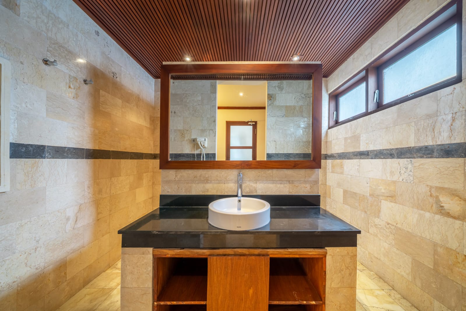Kerobokan,Bali,Indonesia,3 Bedrooms,3 Bathrooms,Villa,MLS ID 2218
