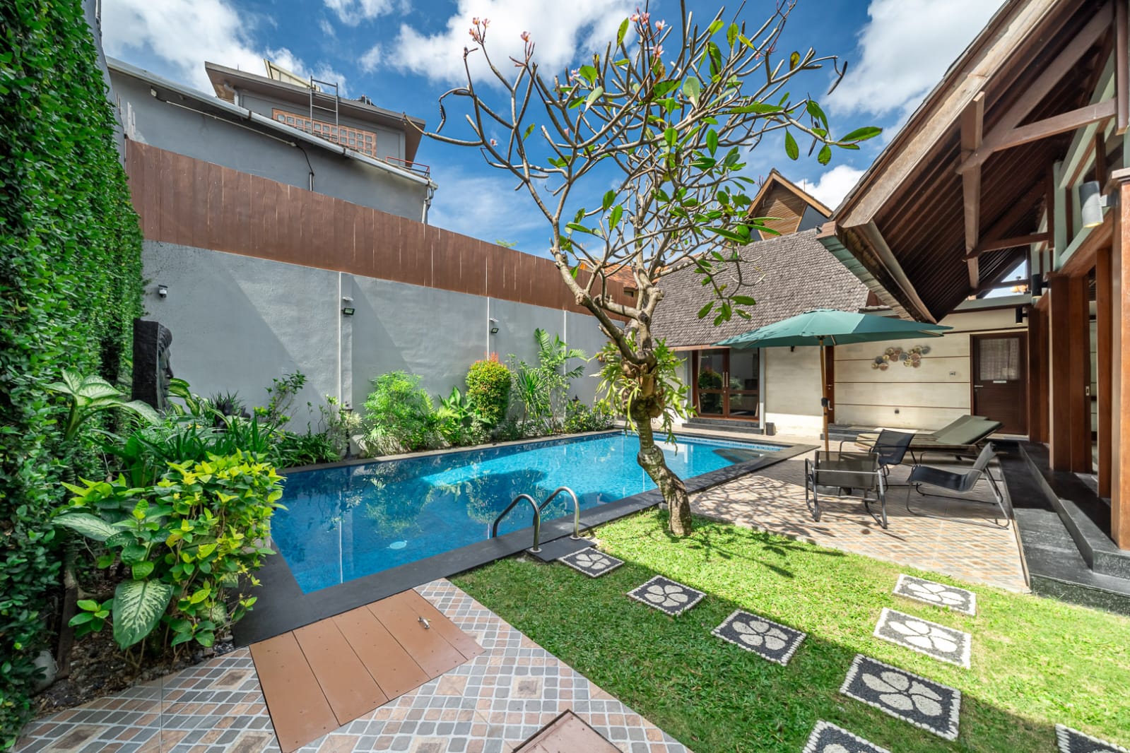 Kerobokan,Bali,Indonesia,3 Bedrooms,3 Bathrooms,Villa,MLS ID 2218