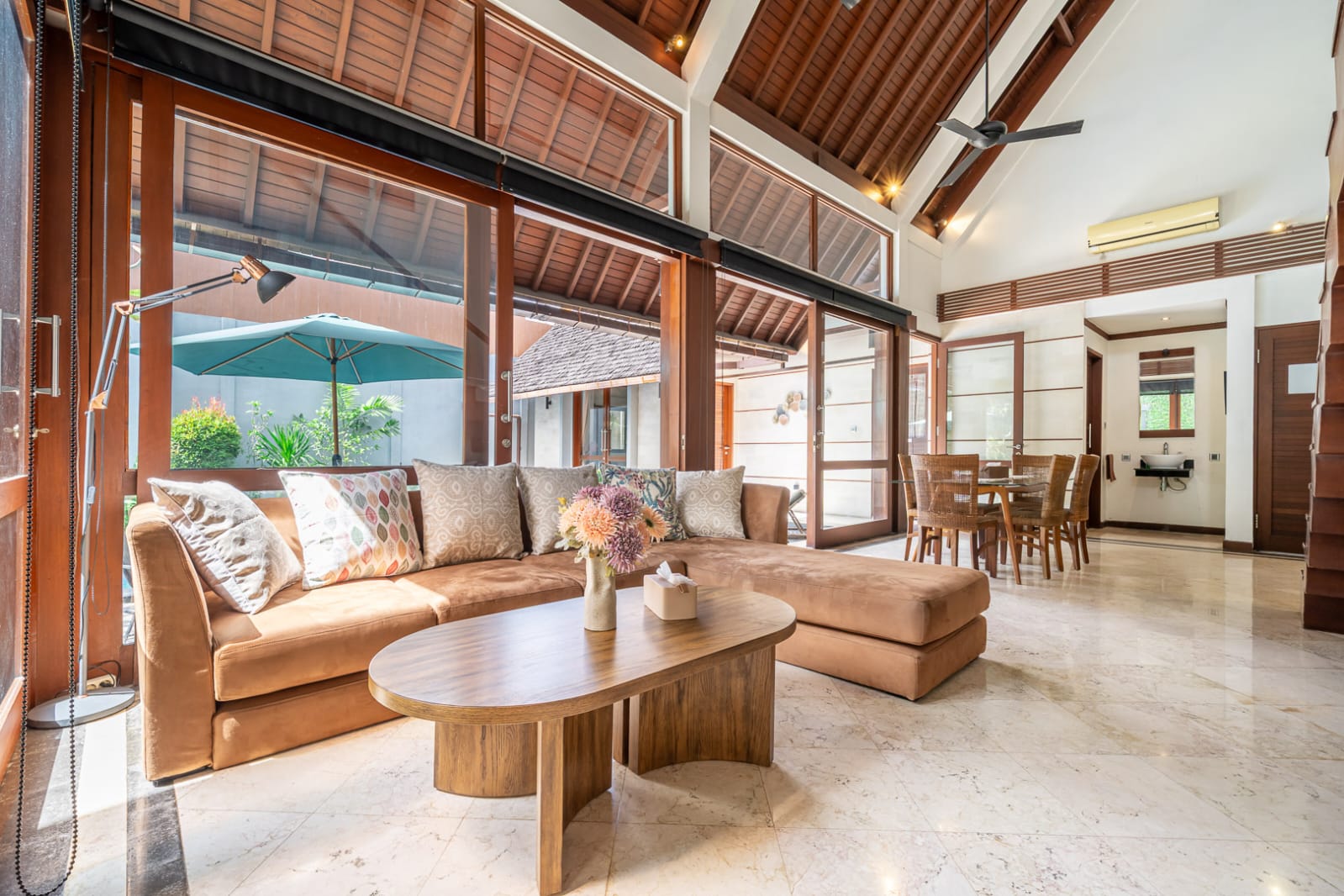 Kerobokan,Bali,Indonesia,3 Bedrooms,3 Bathrooms,Villa,MLS ID 2218