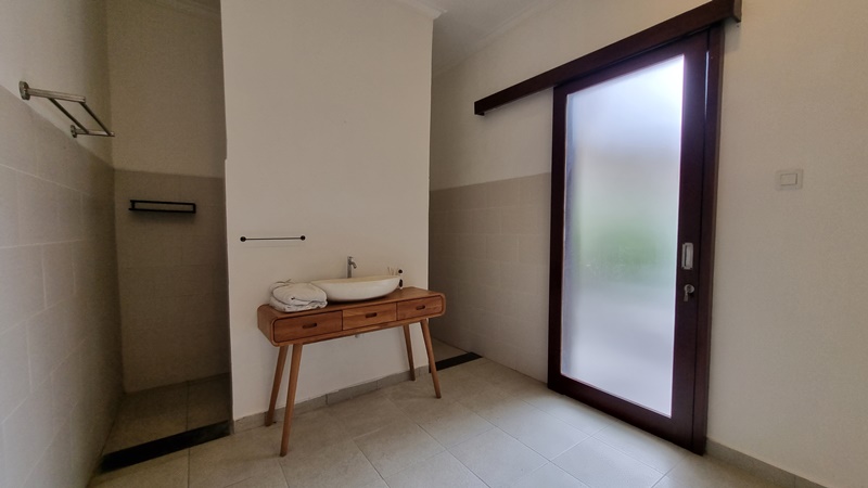 Kerobokan,Bali,Indonesia,3 Bedrooms,4 Bathrooms,Villa,MLS ID 2233