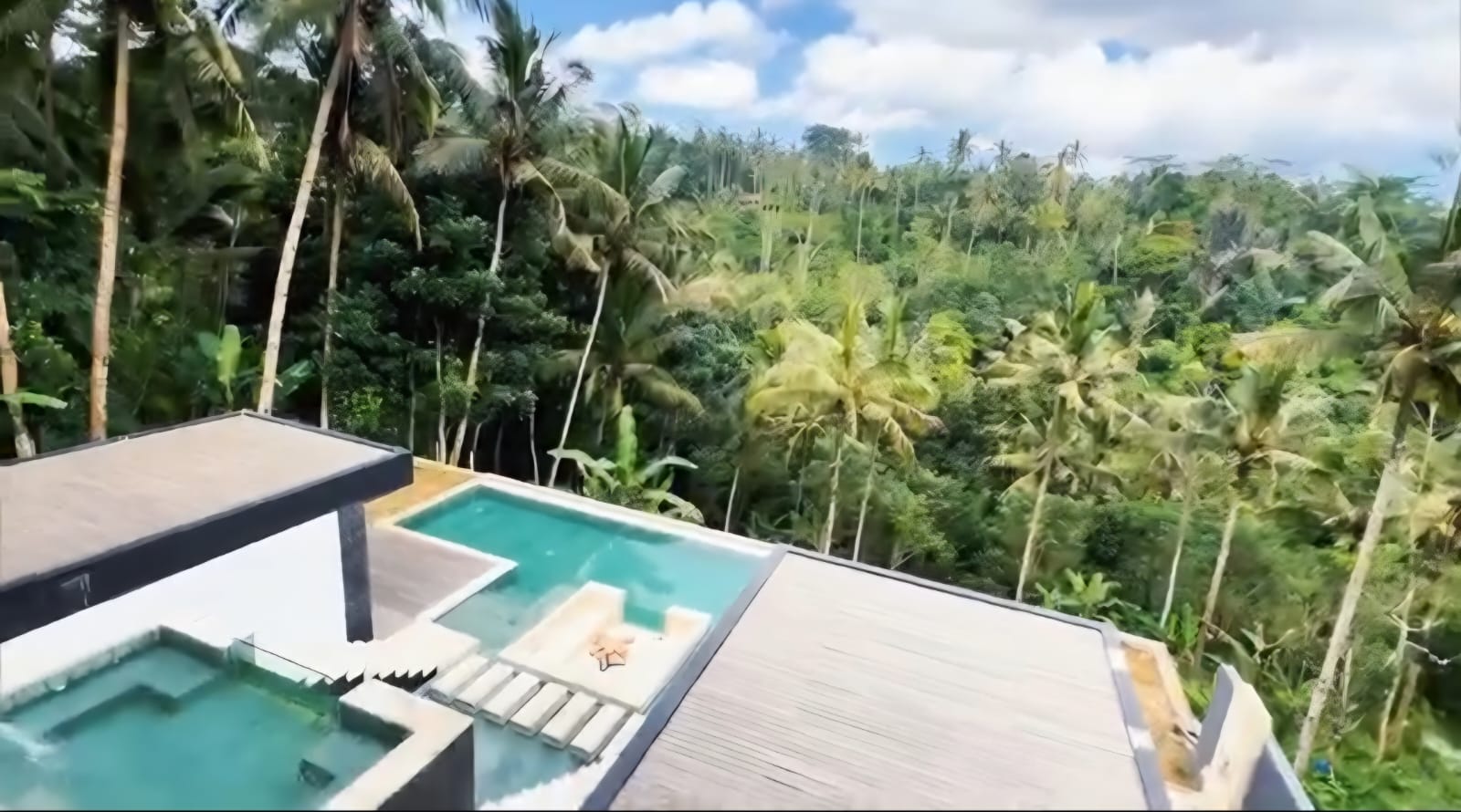 Gianyar,Bali,Indonesia,4 Bedrooms,5 Bathrooms,Villa,MLS ID 2238