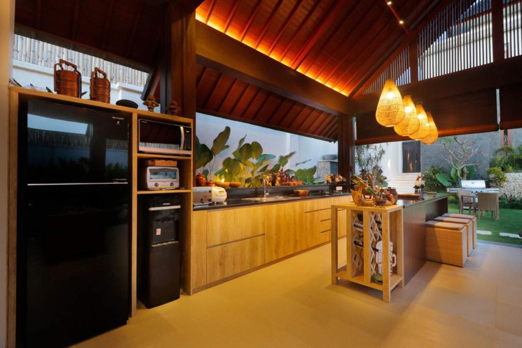 Ungasan,Bali,Indonesia,7 Bedrooms,10 Bathrooms,Villa,MLS ID 2297