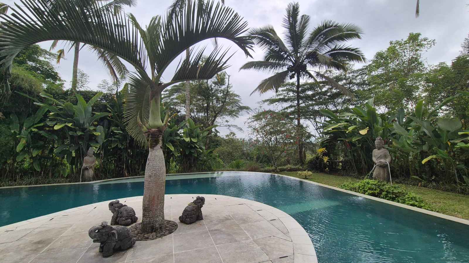 Gianyar,Bali,Indonesia,6 Bedrooms,6 Bathrooms,Villa,MLS ID 2328