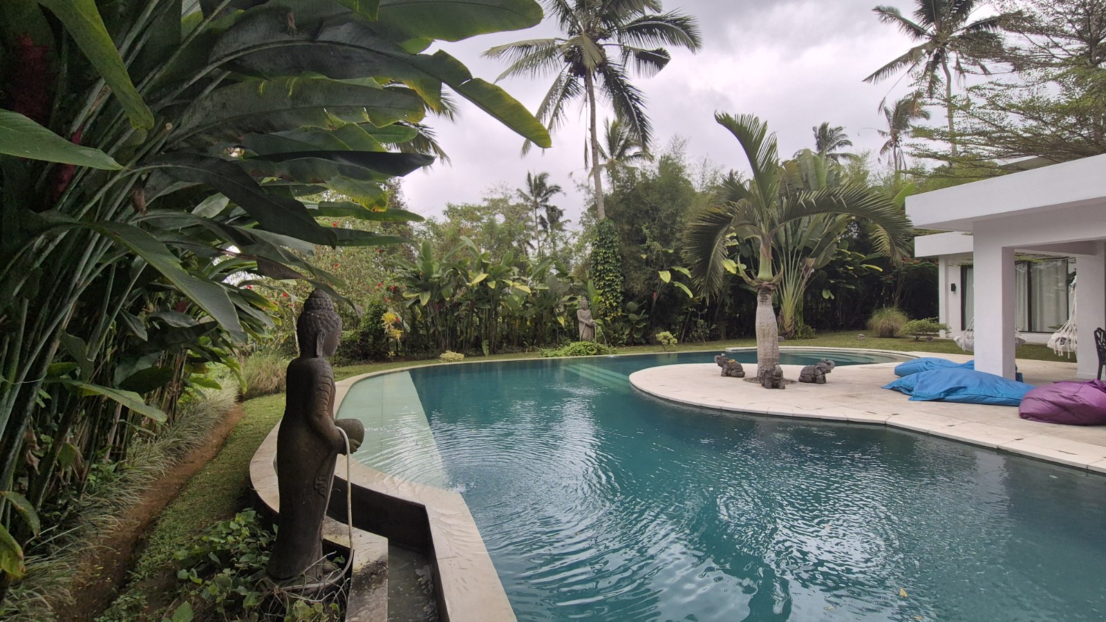 Gianyar,Bali,Indonesia,6 Bedrooms,6 Bathrooms,Villa,MLS ID 2328