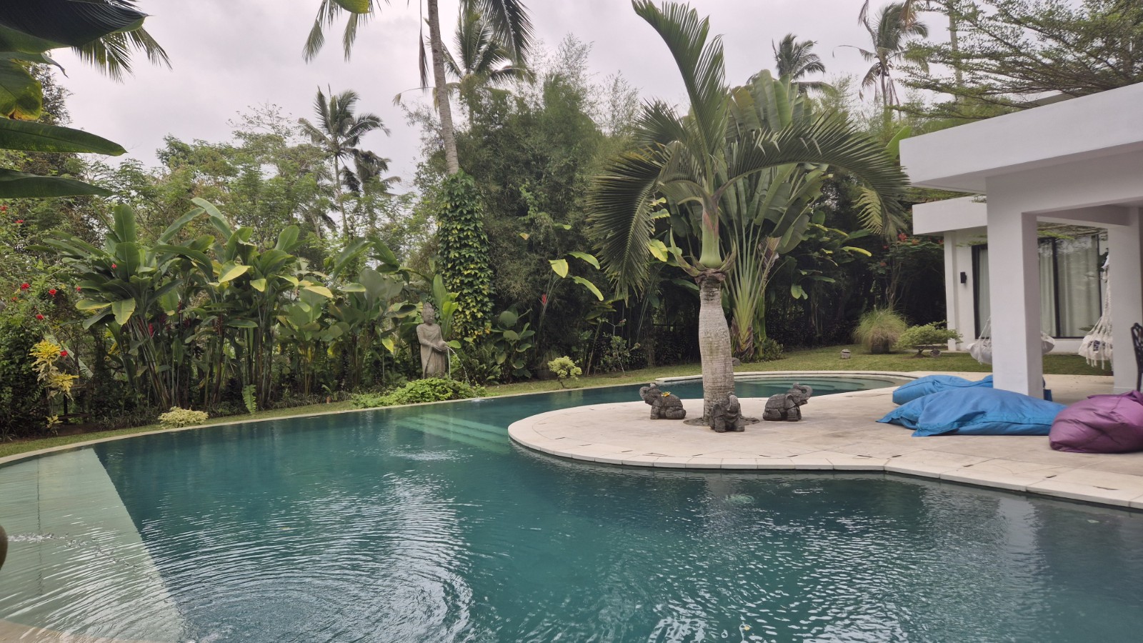 Gianyar,Bali,Indonesia,6 Bedrooms,6 Bathrooms,Villa,MLS ID 2328