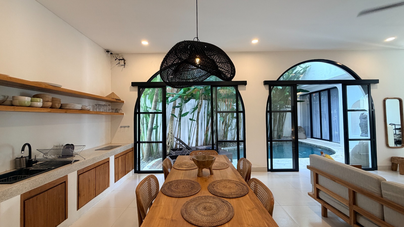 Canggu,Bali,Indonesia,3 Bedrooms,3 Bathrooms,Villa,MLS ID 2335