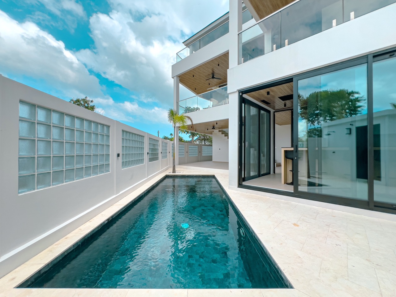 Canggu,Bali,Indonesia,5 Bedrooms,5 Bathrooms,Villa,MLS ID 2378