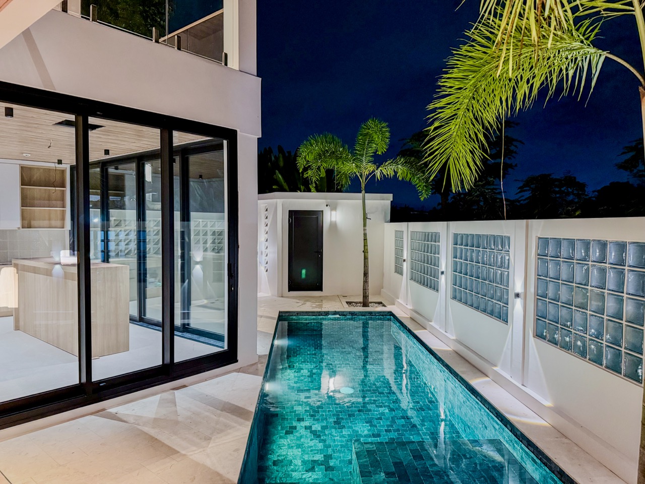 Canggu,Bali,Indonesia,5 Bedrooms,5 Bathrooms,Villa,MLS ID 2378