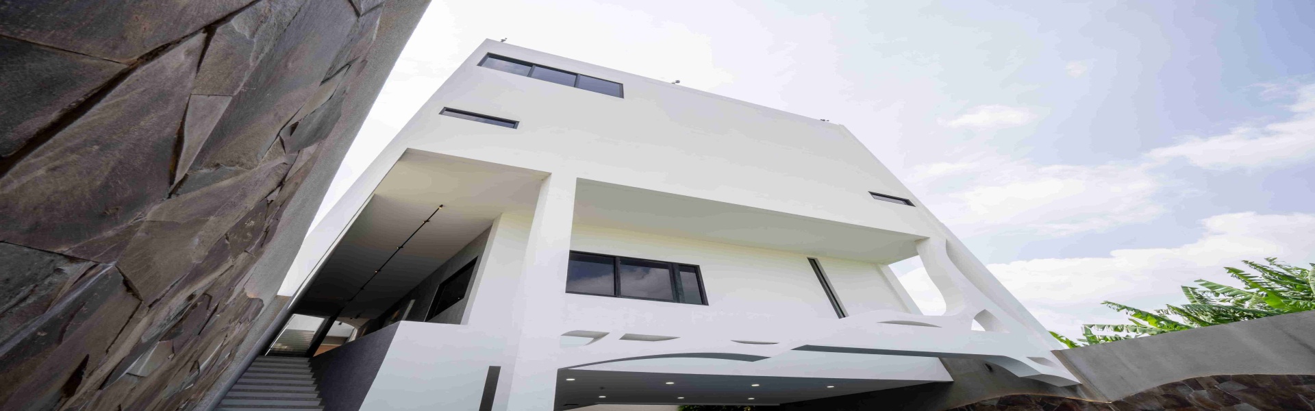 Sanur,Bali,Indonesia,7 Bedrooms,4 Bathrooms,Apartment,MLS ID 2387