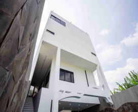 Sanur,Bali,Indonesia,7 Bedrooms,4 Bathrooms,Apartment,MLS ID 2387
