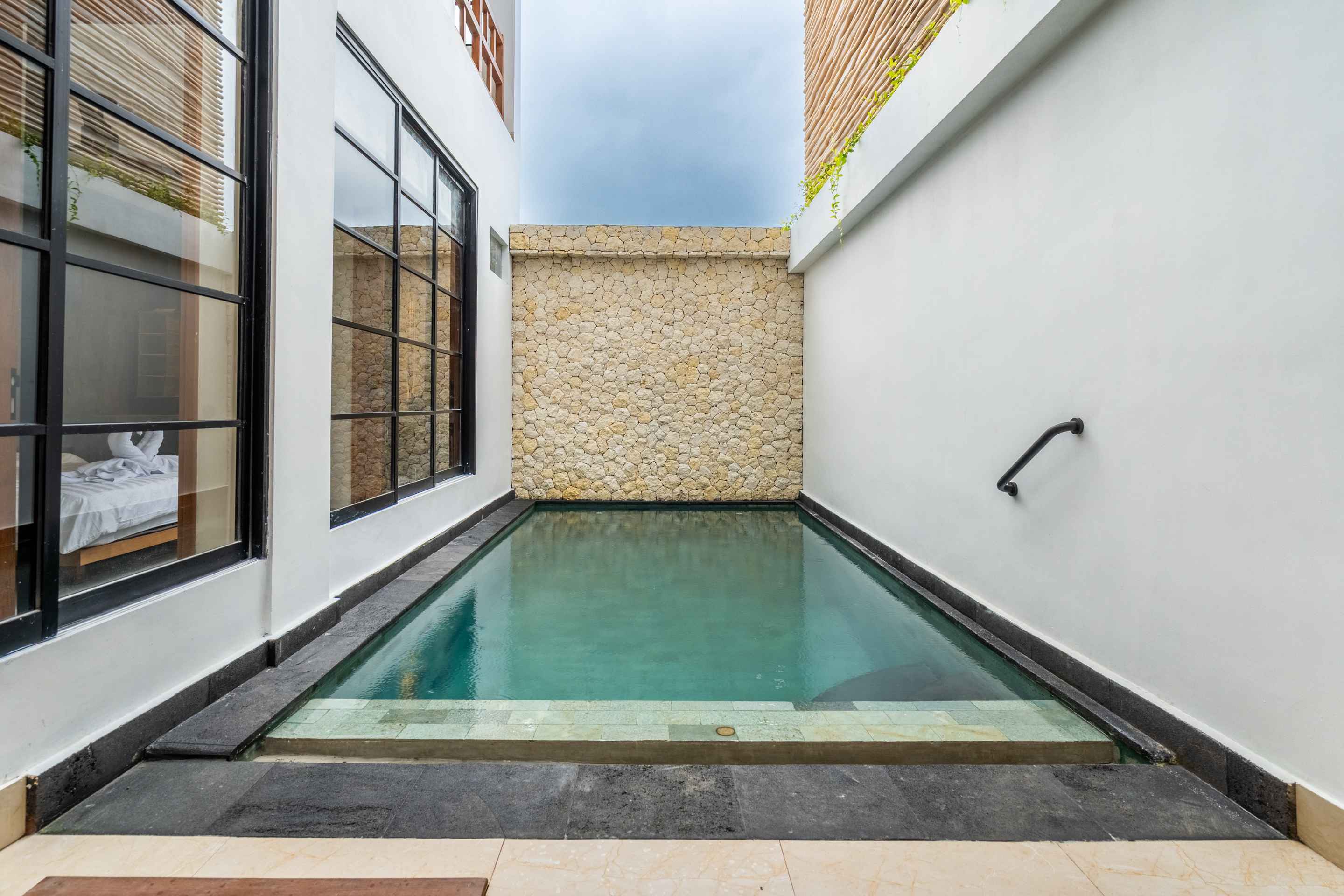 Seminyak,Bali,Indonesia,2 Bedrooms,2 Bathrooms,Villa,MLS ID 2396