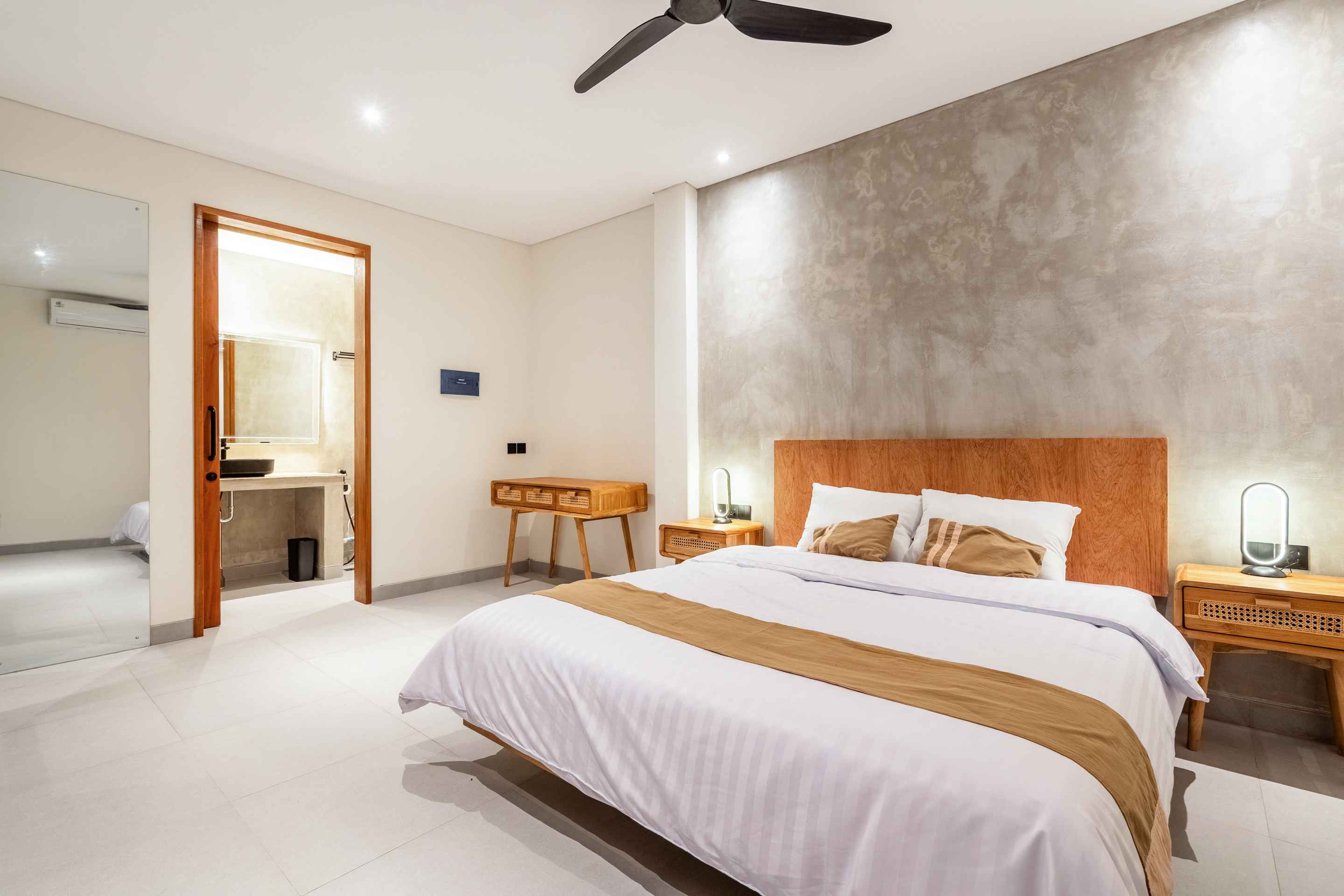Seminyak,Bali,Indonesia,3 Bedrooms,3 Bathrooms,Villa,MLS ID 2397