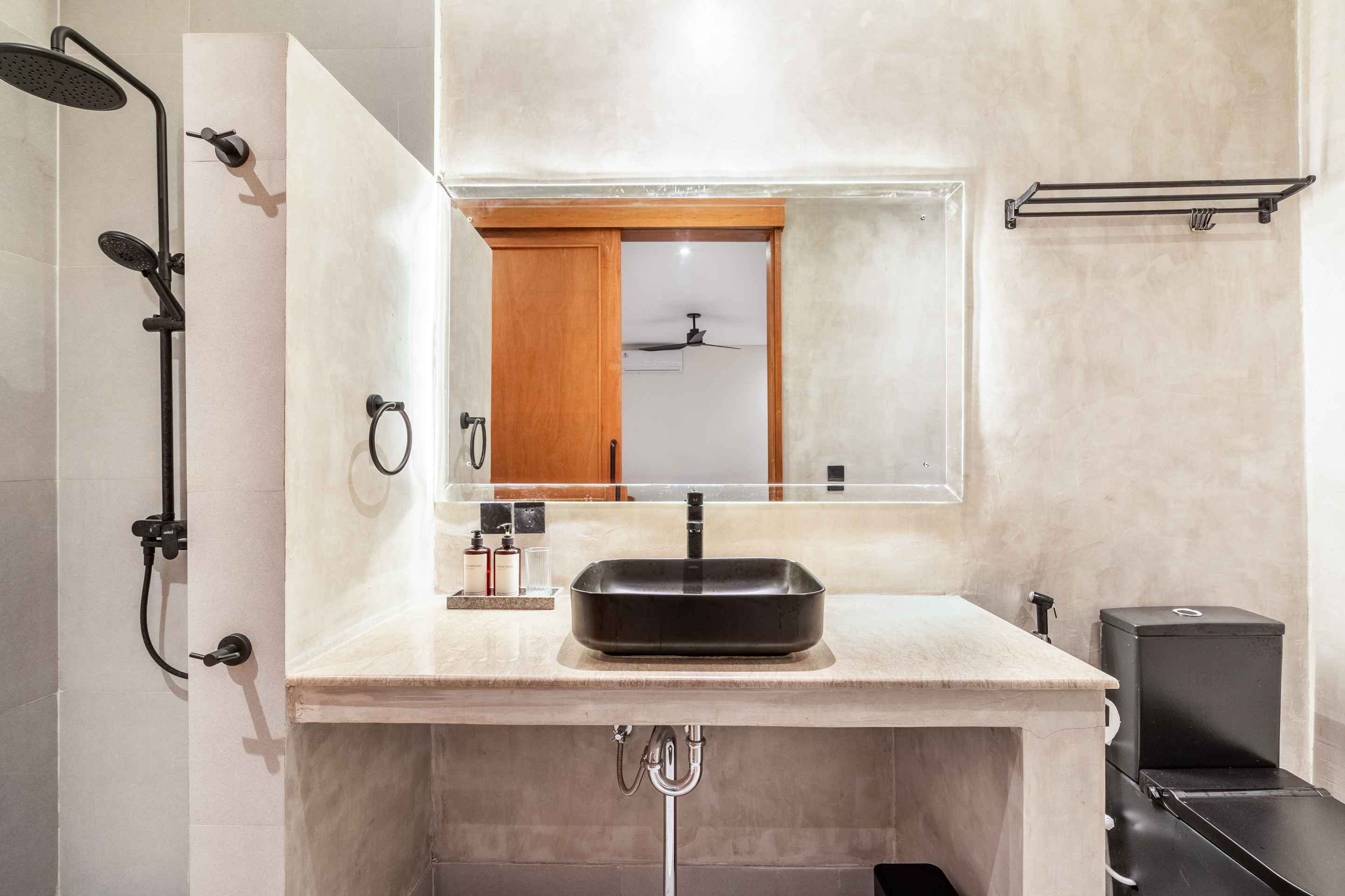 Seminyak,Bali,Indonesia,3 Bedrooms,3 Bathrooms,Villa,MLS ID 2397