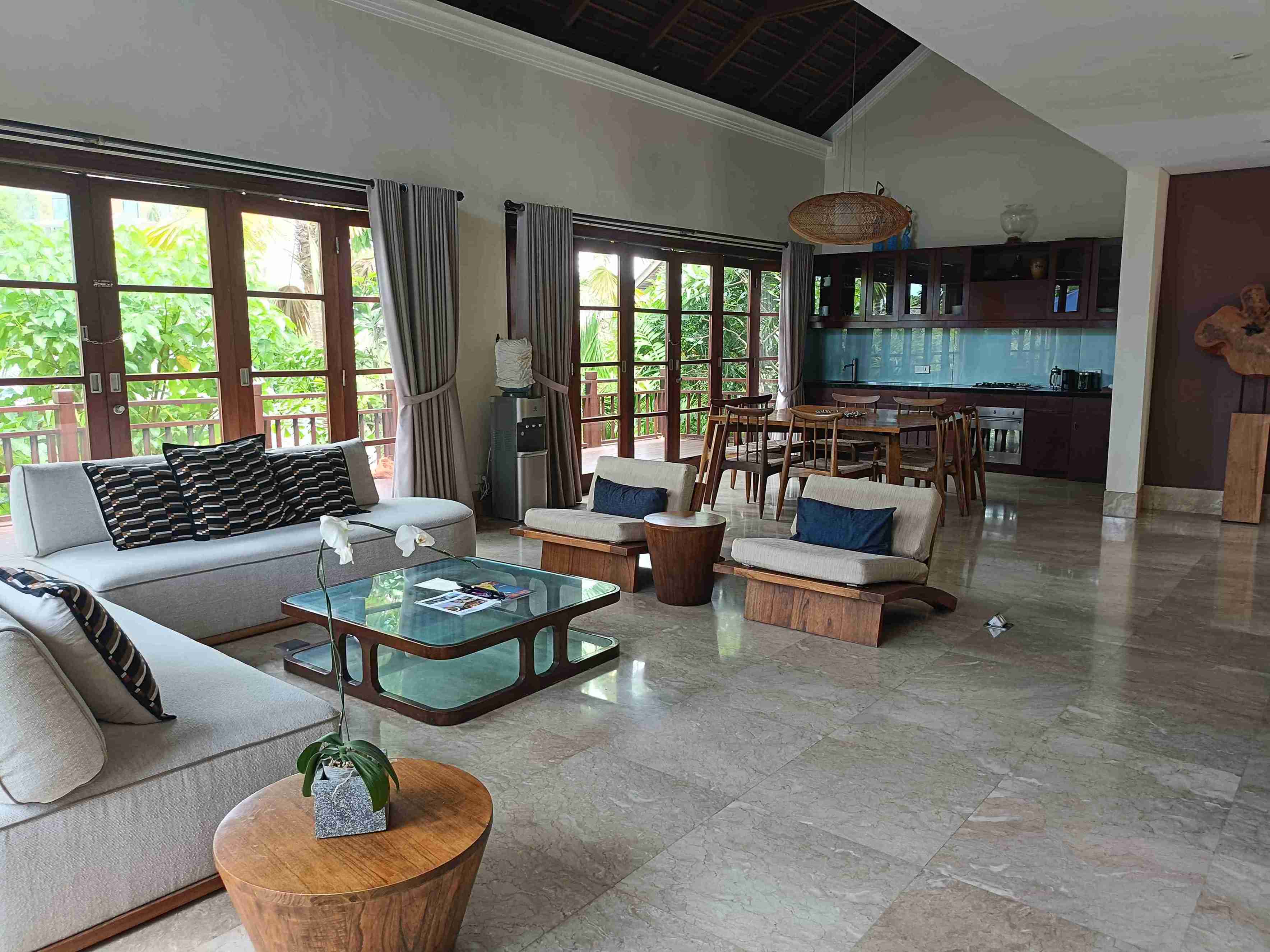 Ungasan,Bali,Indonesia,3 Bedrooms,3 Bathrooms,Villa,MLS ID 2398