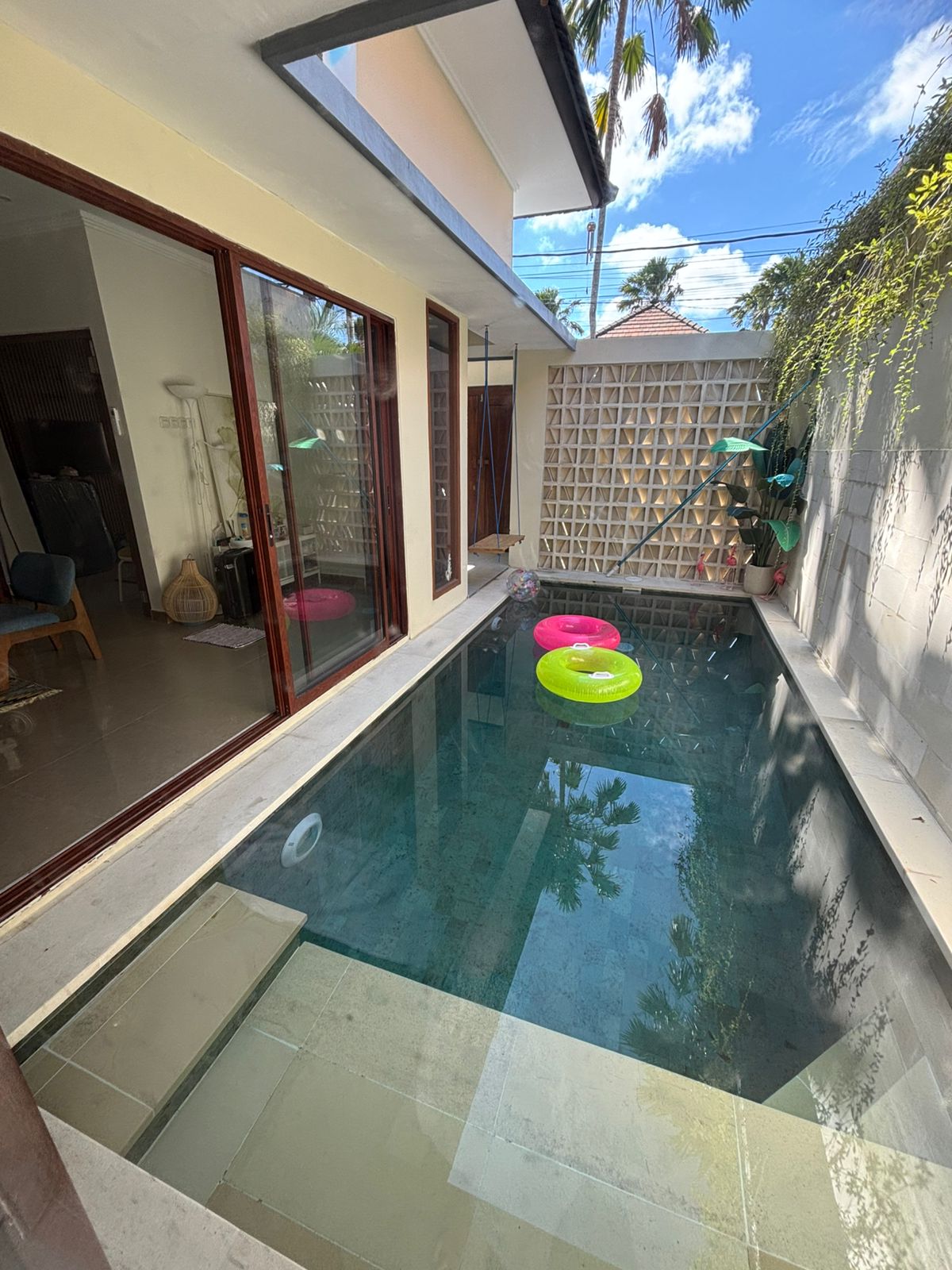 Seminyak,Bali,Indonesia,3 Bedrooms,3 Bathrooms,Villa,MLS ID 2401