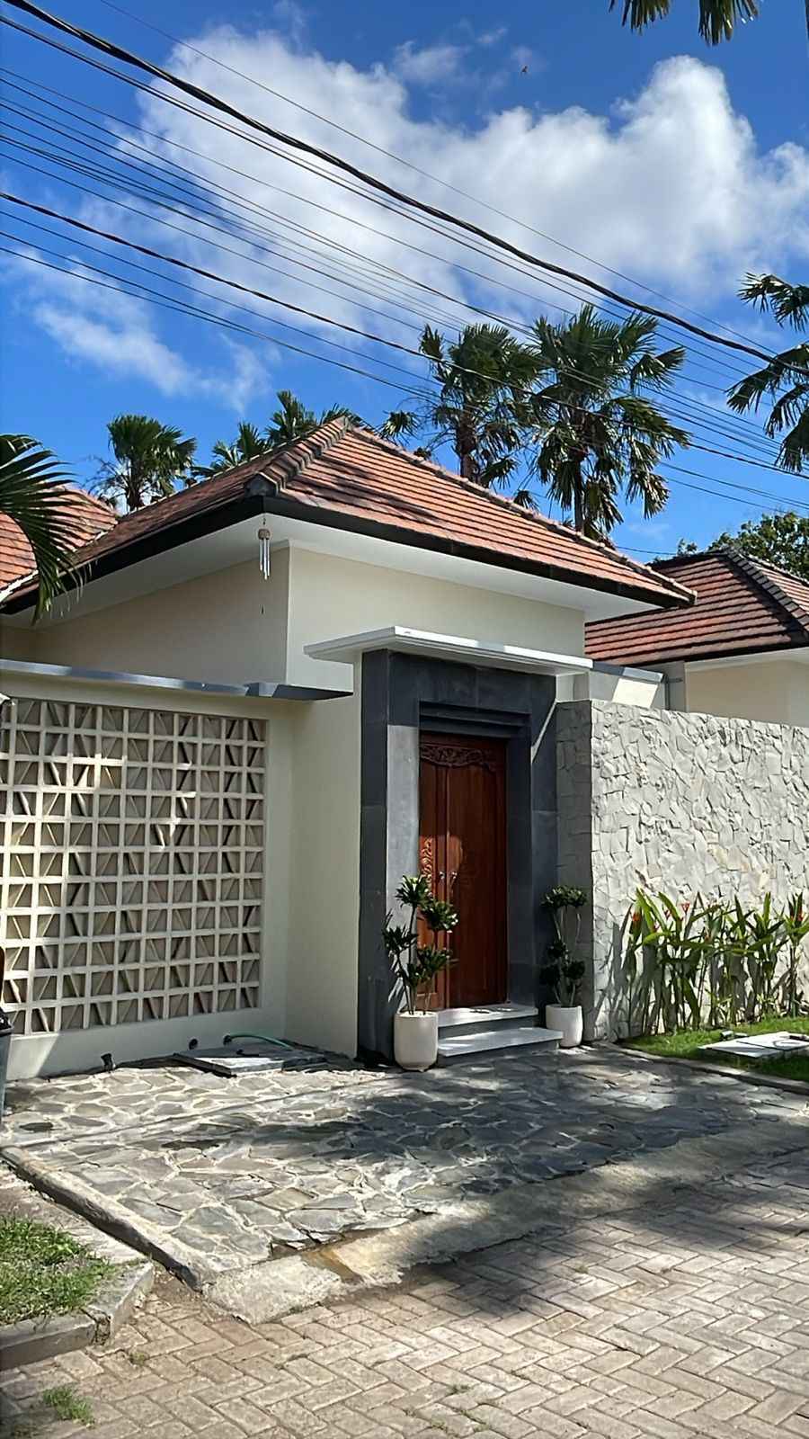 Seminyak,Bali,Indonesia,3 Bedrooms,3 Bathrooms,Villa,MLS ID 2401