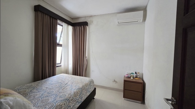 Gianyar,Bali,Indonesia,4 Bedrooms,2 Bathrooms,Residential,MLS ID 2442