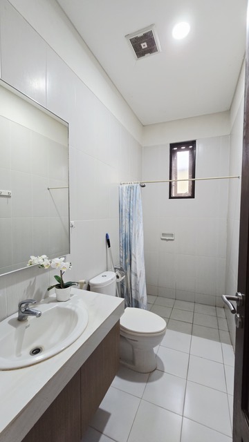Gianyar,Bali,Indonesia,4 Bedrooms,2 Bathrooms,Residential,MLS ID 2442