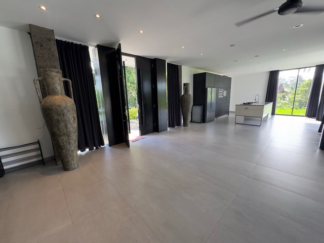 Gianyar,Bali,Indonesia,4 Bedrooms,5 Bathrooms,Villa,MLS ID 2494