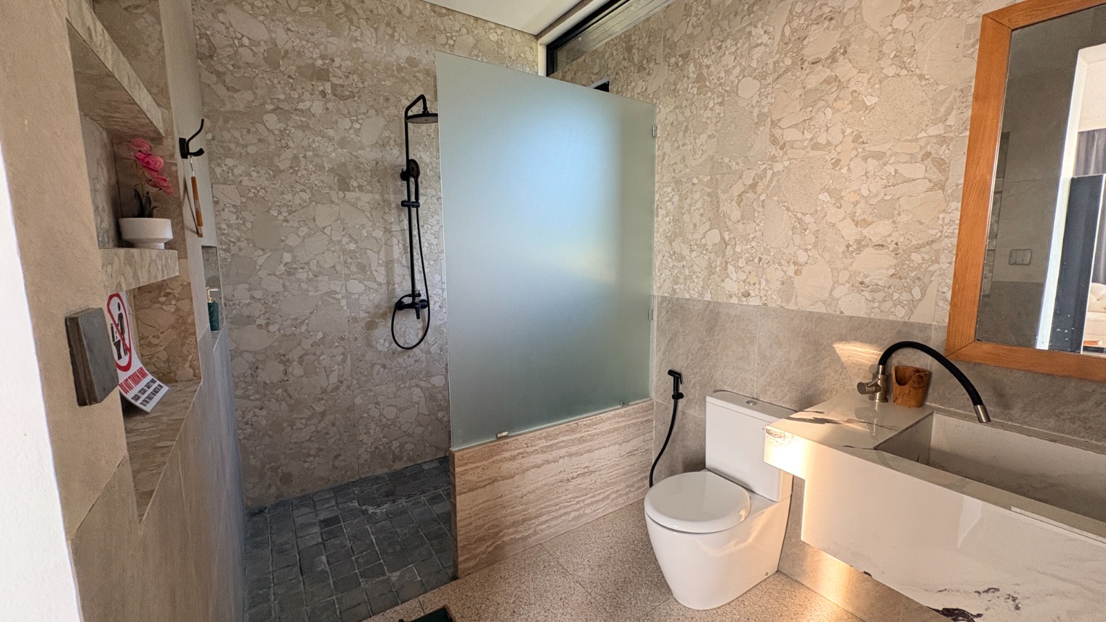 Tabanan,Bali,Indonesia,3 Bedrooms,3 Bathrooms,Villa,MLS ID 2526