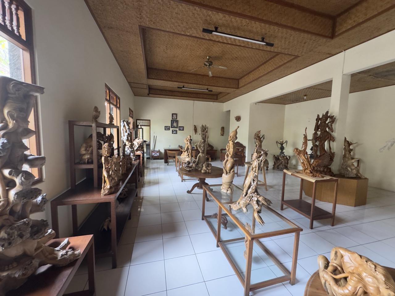 Ubud,Bali,Indonesia,4 Bedrooms,7 Bathrooms,Residential,MLS ID 2555
