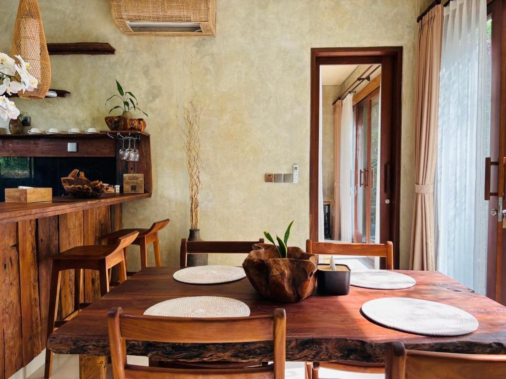 Ubud,Bali,Indonesia,2 Bedrooms,2 Bathrooms,Villa,MLS ID 2562