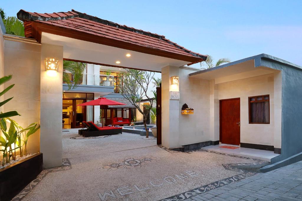 Legian,Bali,Indonesia,3 Bedrooms,3 Bathrooms,Villa,MLS ID 2572