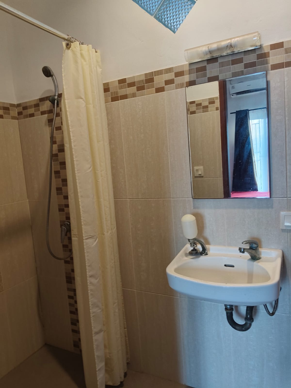 Jimbaran,Bali,Indonesia,3 Bedrooms,3 Bathrooms,Residential,MLS ID 2575