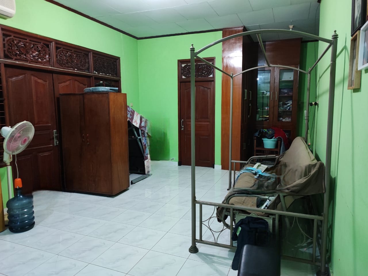 Kerobokan,Bali,Indonesia,3 Bedrooms,2 Bathrooms,Residential,MLS ID 2585