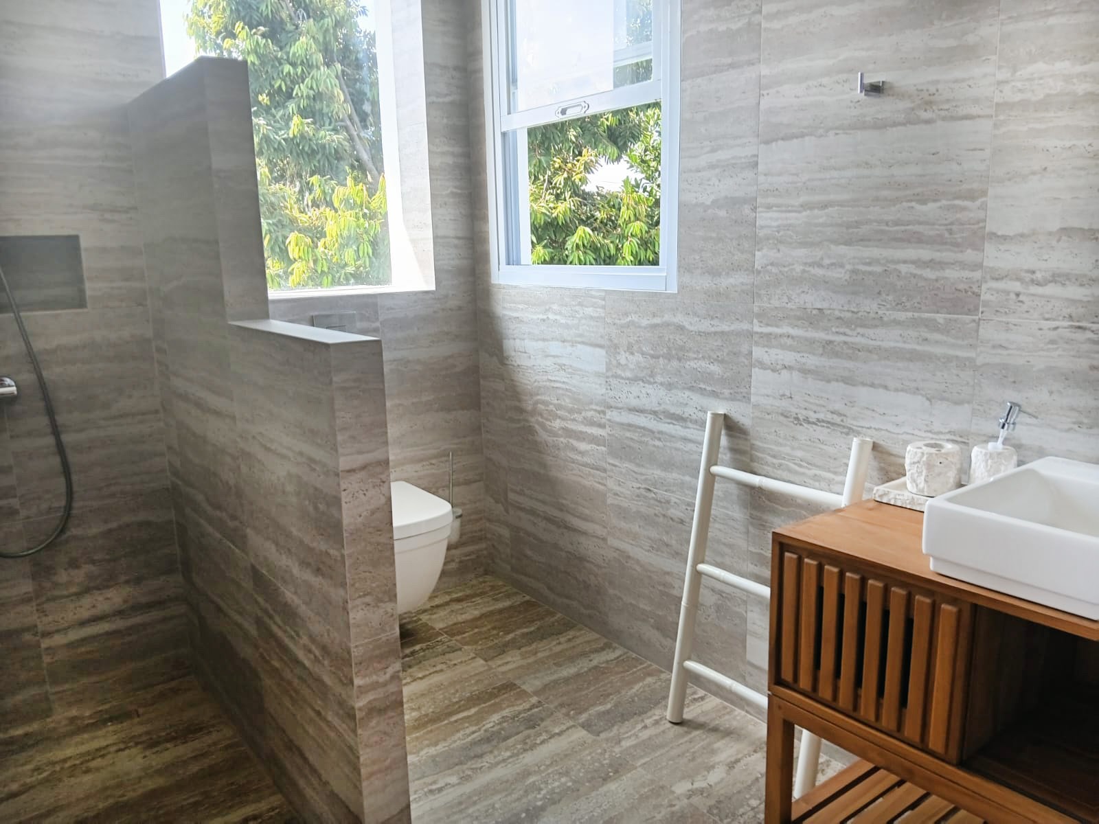 Ubud,Bali,Indonesia,2 Bedrooms,5 Bathrooms,Residential,MLS ID 2664
