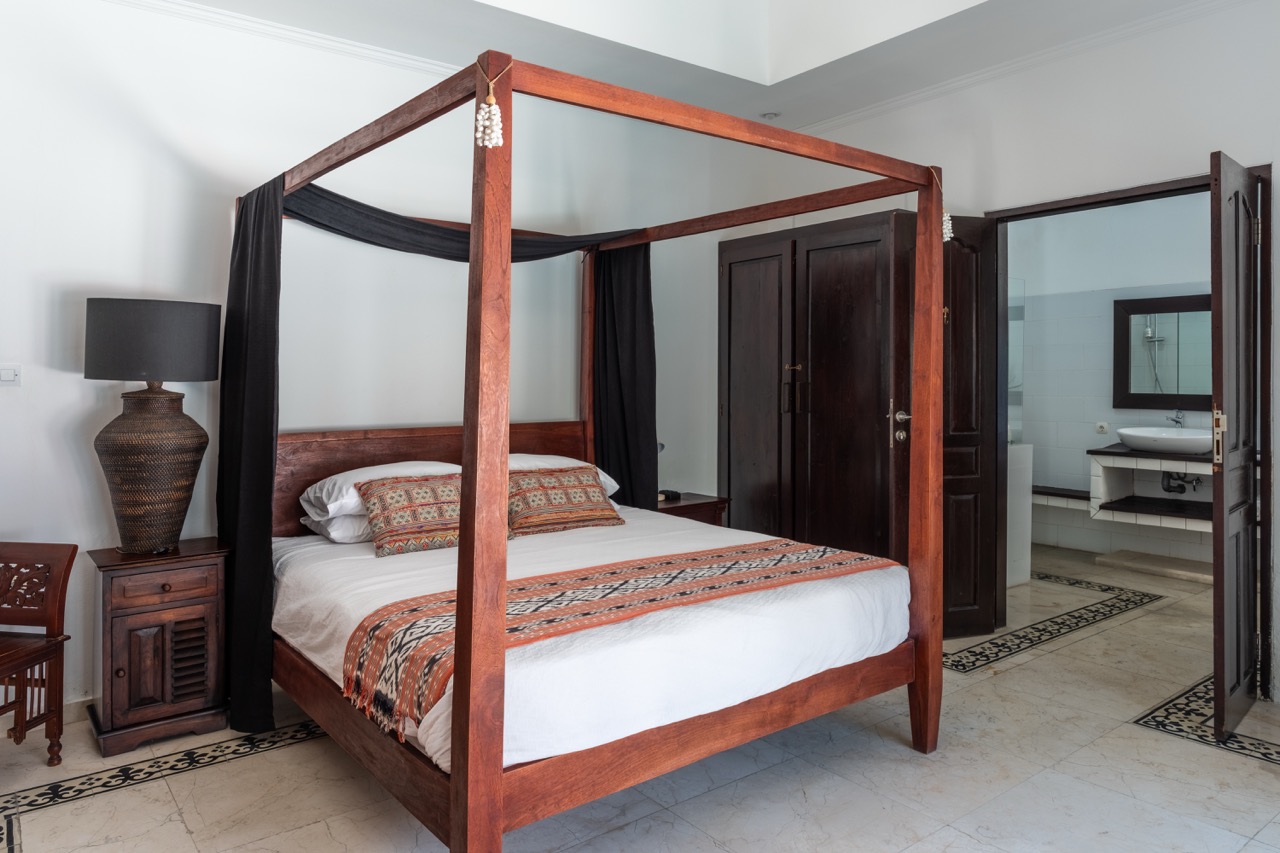 Kerobokan,Bali,Indonesia,3 Bedrooms,3 Bathrooms,Villa,MLS ID 2700