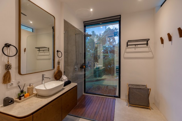 Ubud,Bali,Indonesia,4 Bedrooms,5 Bathrooms,Villa,MLS ID 2710