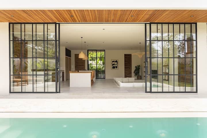 Pecatu,Bali,Indonesia,2 Bedrooms,2 Bathrooms,Villa,MLS ID 2711