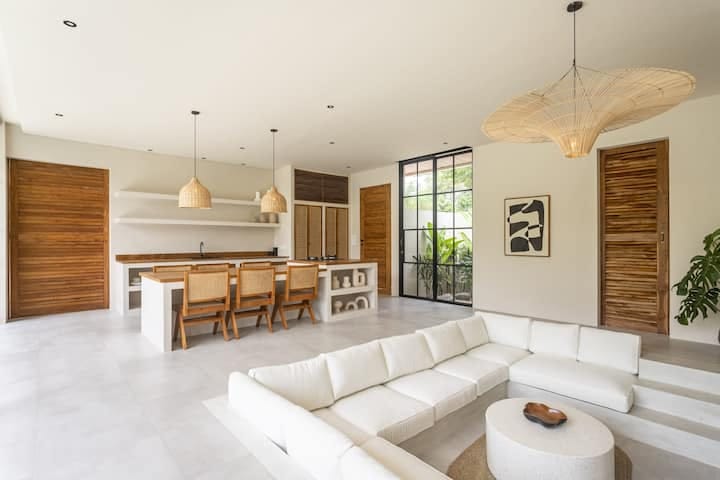 Pecatu,Bali,Indonesia,2 Bedrooms,2 Bathrooms,Villa,MLS ID 2711