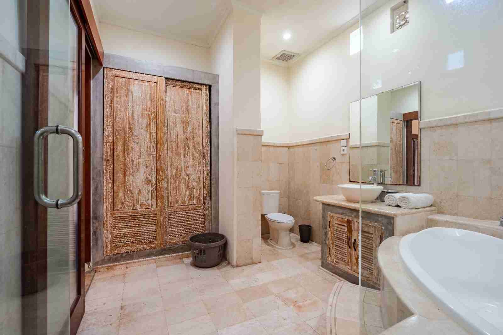 Ungasan,Bali,Indonesia,16 Bedrooms,25 Bathrooms,Villa,MLS ID 2733