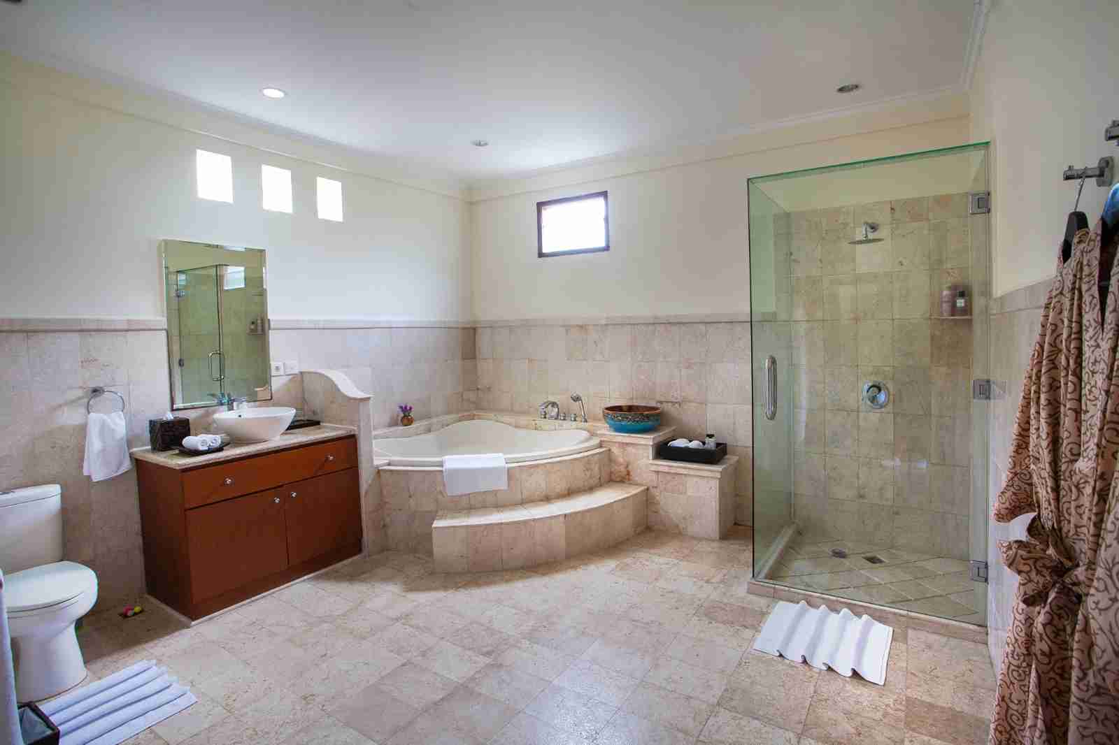 Ungasan,Bali,Indonesia,16 Bedrooms,25 Bathrooms,Villa,MLS ID 2733