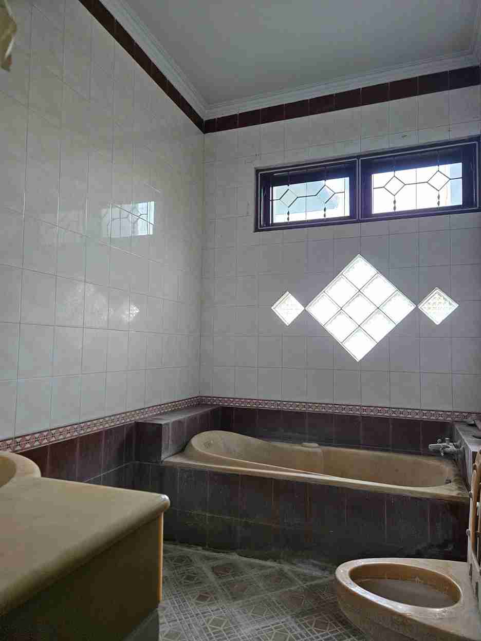 Denpasar,Bali,Indonesia,5 Bedrooms,4 Bathrooms,Residential,MLS ID 2747