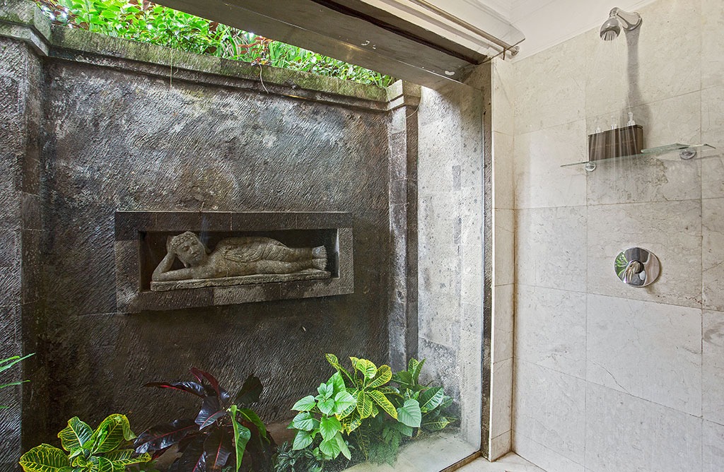Gianyar,Bali,Indonesia,5 Bedrooms,5 Bathrooms,Villa,MLS ID 2758